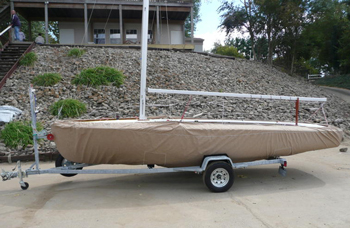 Bottom cover protecting hull underside